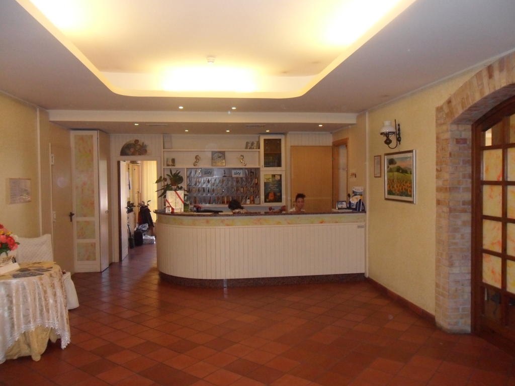 Hotel Fattoria Cerreto Mosciano SantʼAngelo Exterior foto